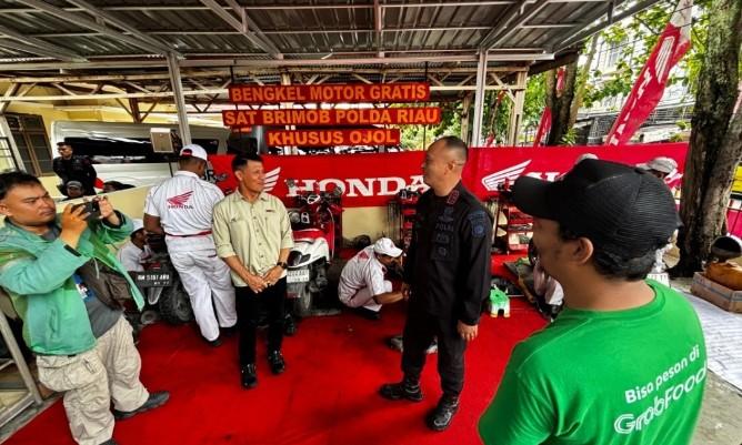 Bengkel Gratis Untuk Ojol dari Polda Riau